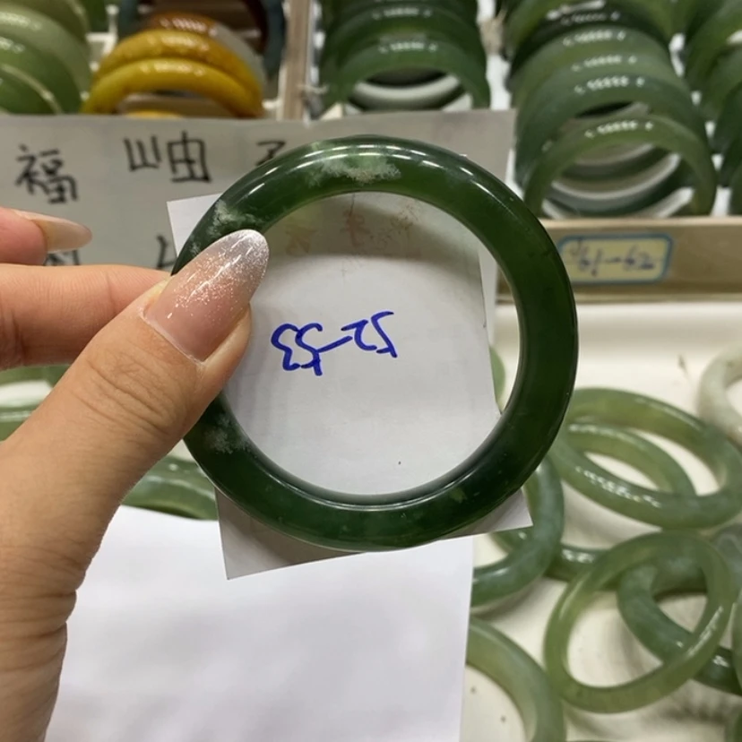 【闪购商品】蛇纹石玉手镯未镶嵌97
