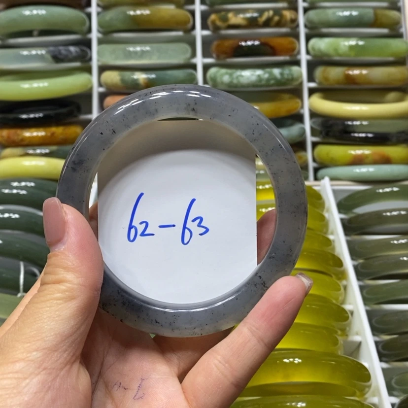 【闪购商品】蛇纹石玉手镯未镶嵌F14