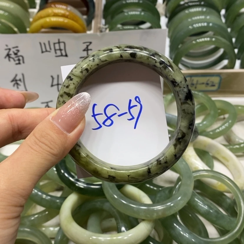 【闪购商品】蛇纹石玉手镯未镶嵌94