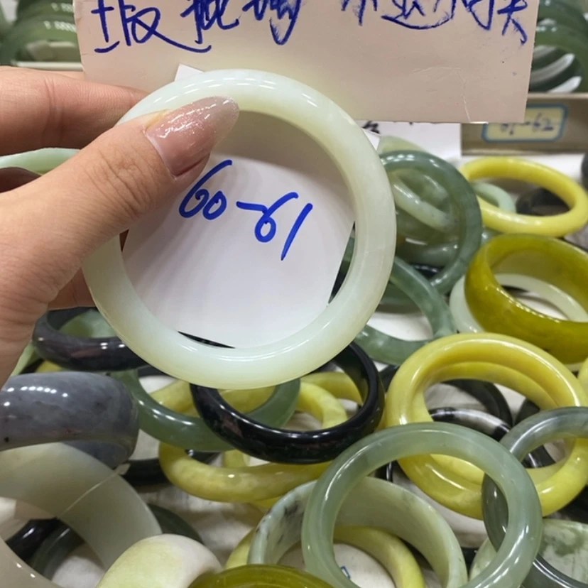 【闪购商品】蛇纹石玉手镯未镶嵌124