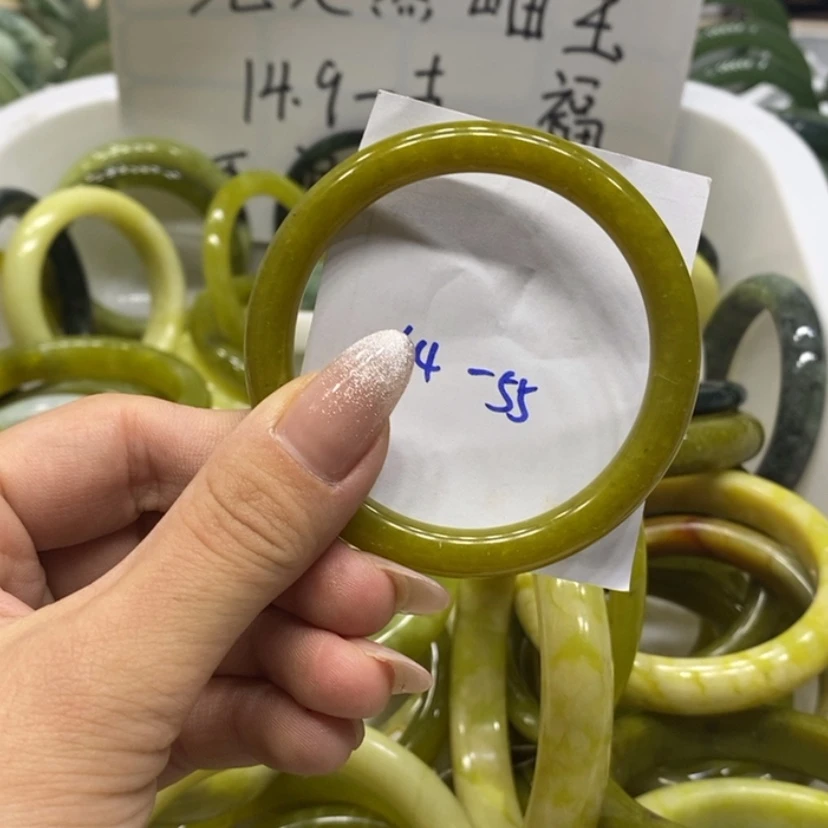 【闪购商品】蛇纹石玉手镯未镶嵌61
