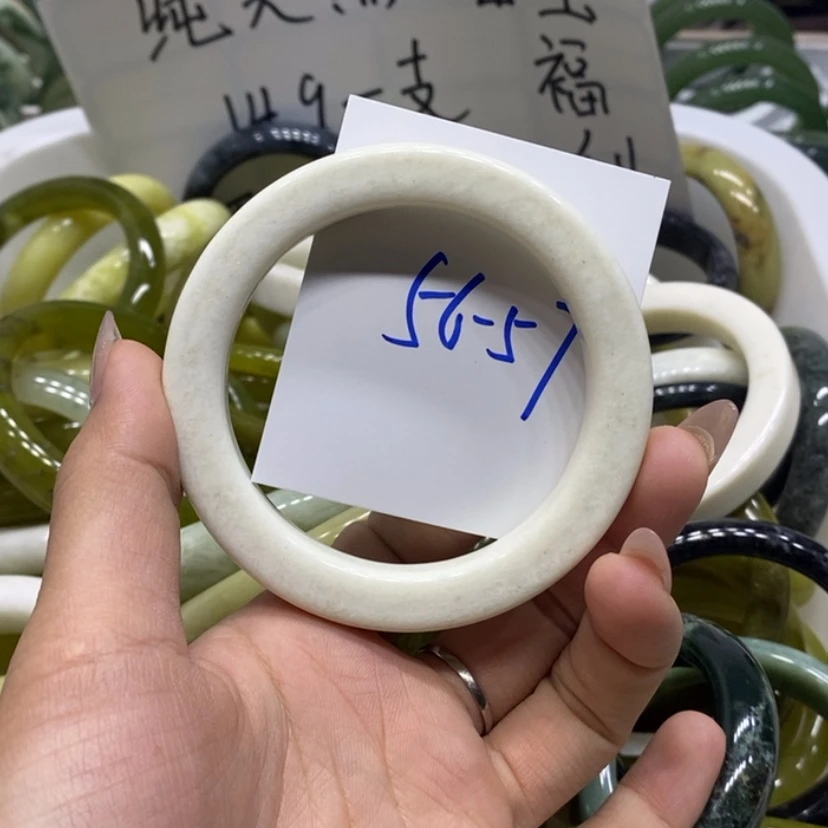 【闪购商品】蛇纹石玉手镯未镶嵌18