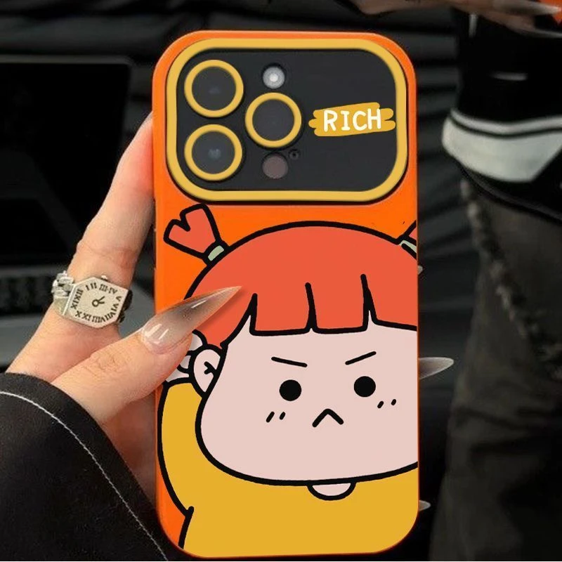 黄衣服小孩视窗苹果14手机壳适用iphone13pro/xsmax/7plus全包12