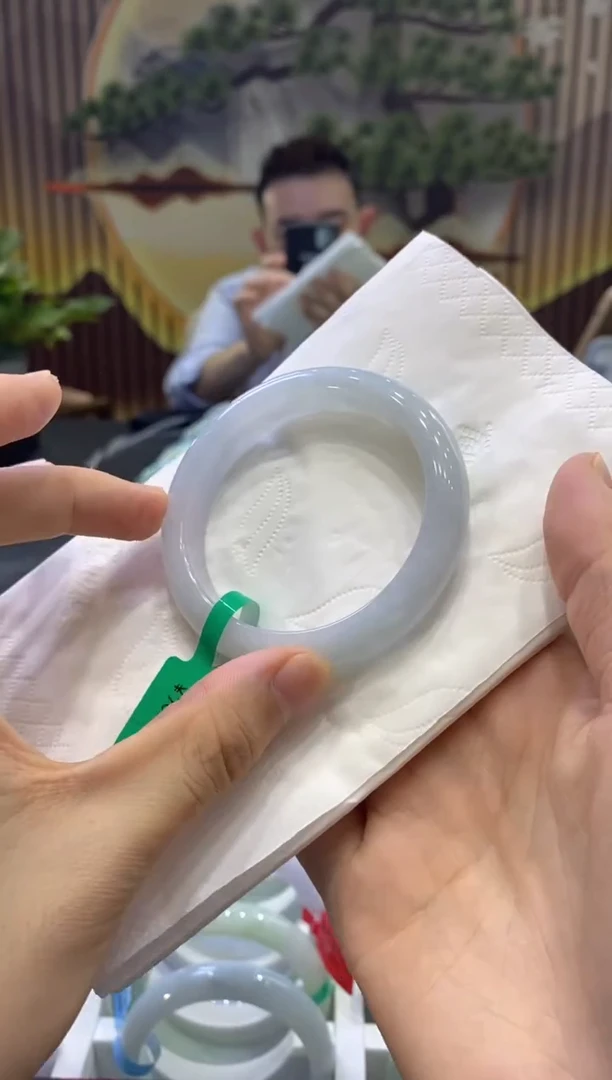 【闪购商品】翡翠手镯未镶嵌多人0006228