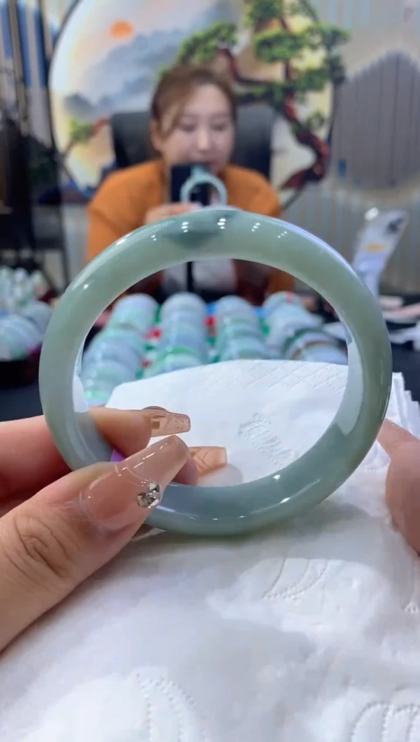 【闪购商品】翡翠手镯未镶嵌00005032