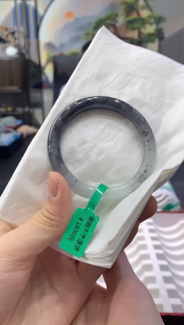 【闪购商品】翡翠手镯未镶嵌多人0004117