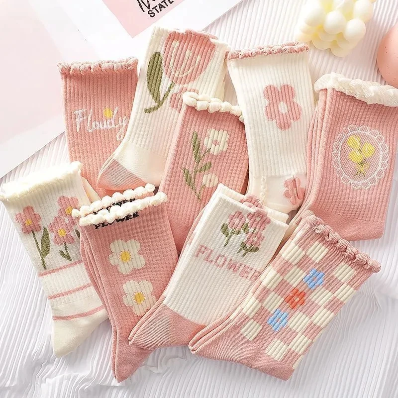 是谁的可爱草莓熊呢~粉色袜子女中筒ins潮百搭秋冬韩国可爱小熊!