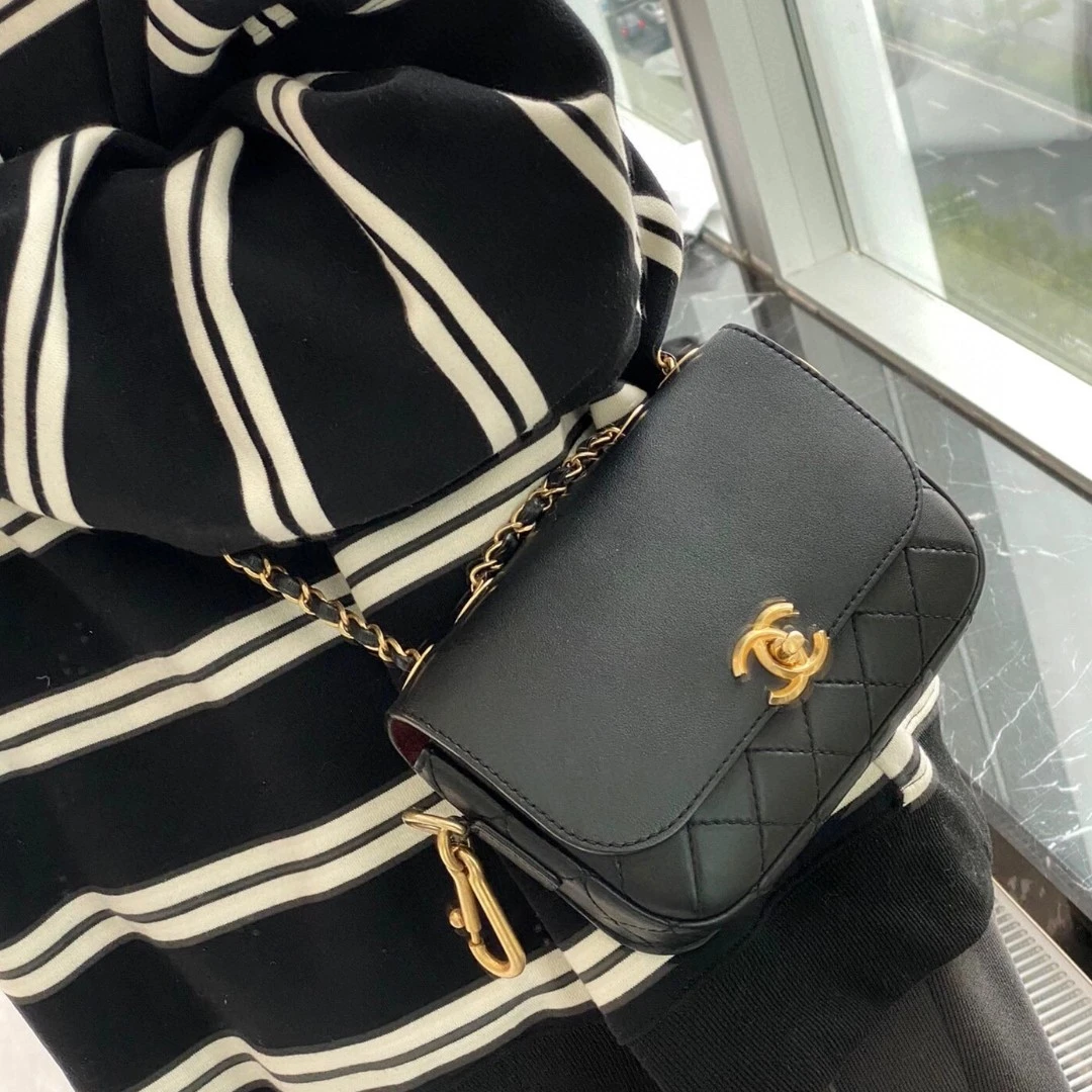 Chanel/香奈儿【四亿专属】黑金邮差斜挎包【7026】