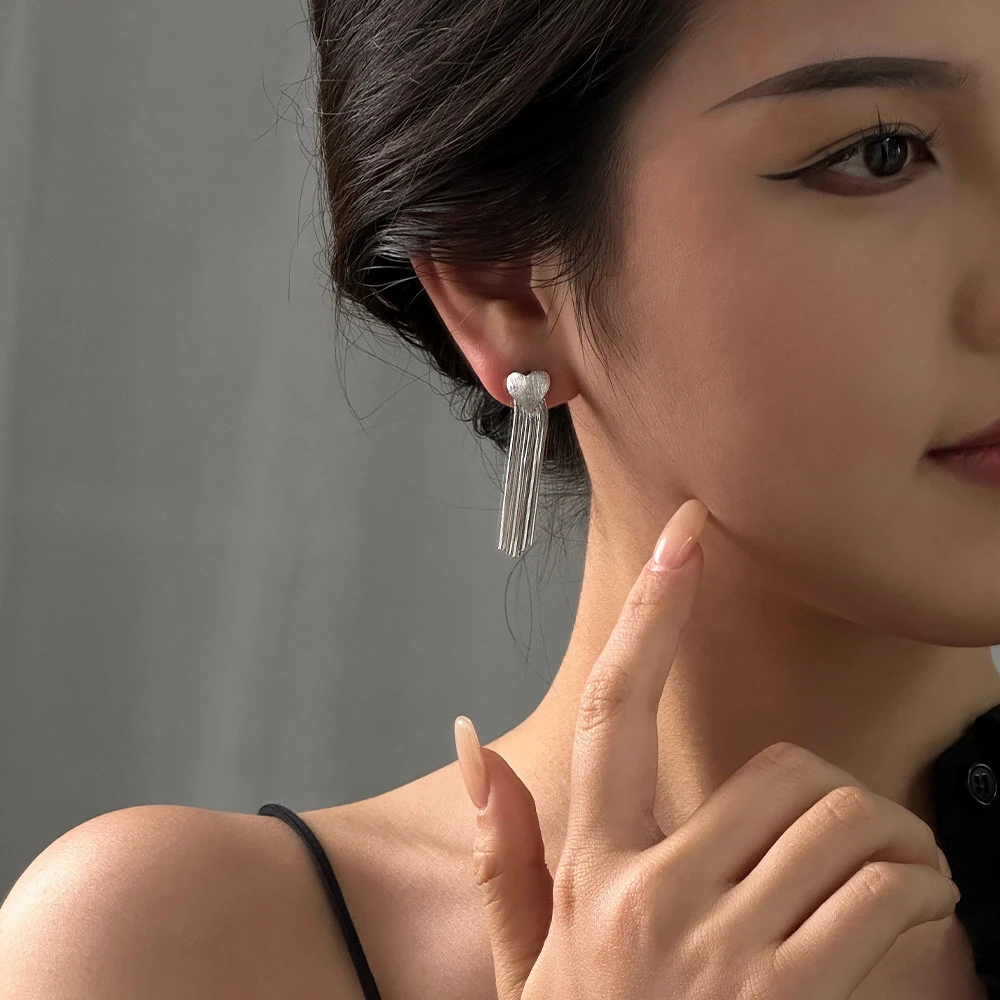 925银耳饰 s925纯银轻奢高级感爱心流苏耳饰小众设计感x51