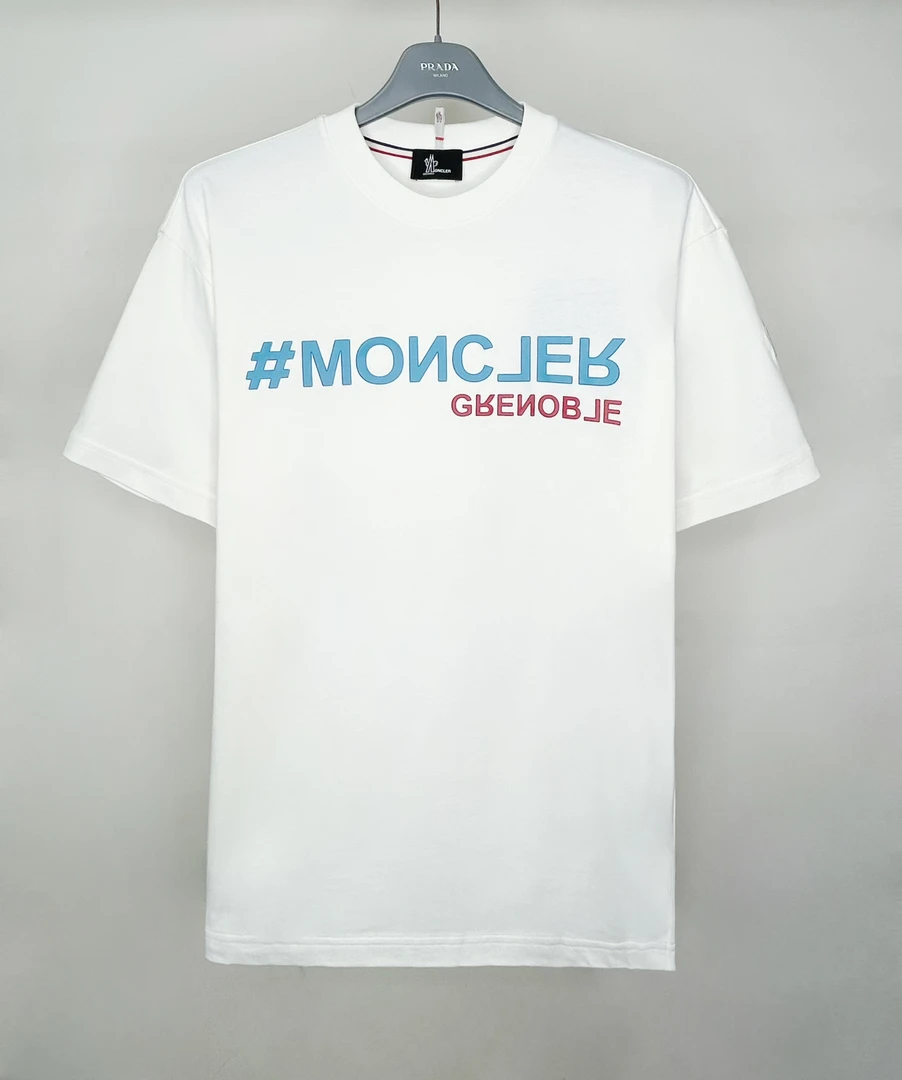 全新未使用 MONCLER 春夏黑色涂鸦白色字母印花男士短恤8C00003