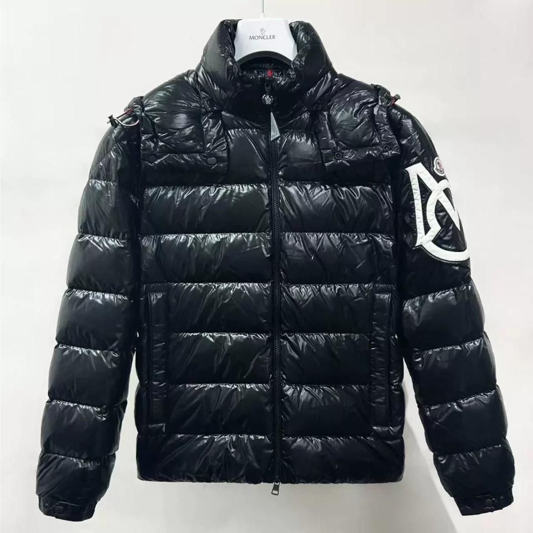 全新未使用 MONCLER 秋冬Saulx手臂双峰Logo男士羽绒服 1A00007