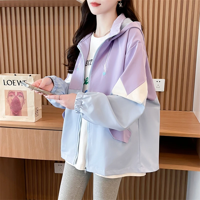 2025年新款冲锋衣连帽外套女春秋冬新爆款防风宽松洋气减龄外套女