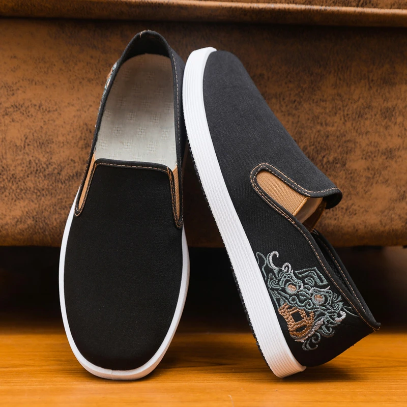 国潮貔貅刺绣传统北京布鞋男夏季舒适透气一脚蹬懒人鞋软底开车鞋