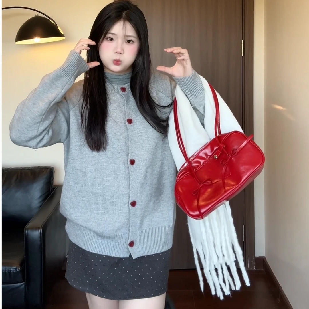 【满分心动】大码爱心扣厚款开衫毛衣