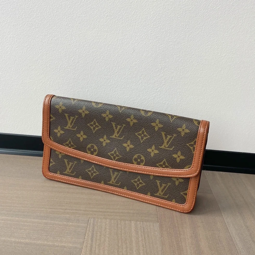 95新 LouisVuitton/路易威登 Lv 路易威登 红皮手拿包97