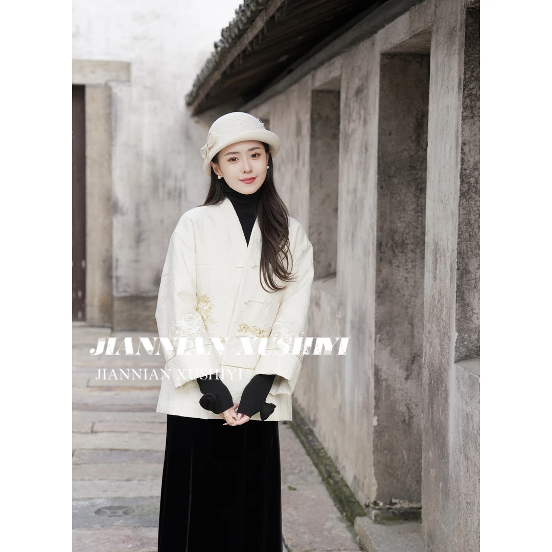 见年【东方美人】新中式国风V领女士重工刺绣夹棉显贵拼接上衣F8511