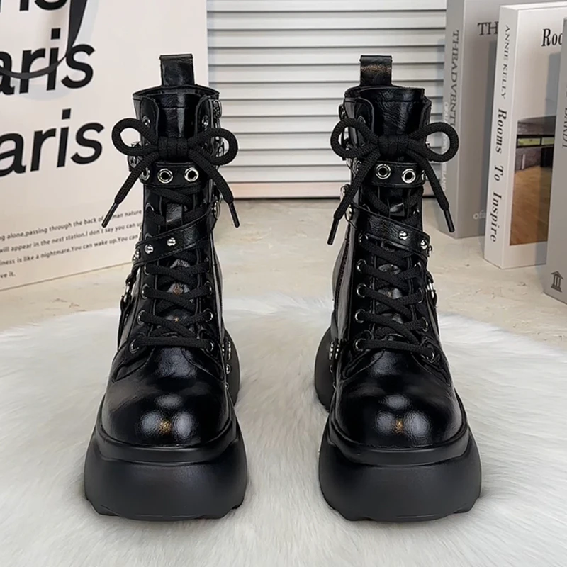 2024年秋季新款马丁靴女士英伦风厚底8厘米时尚百搭网红爆款短靴