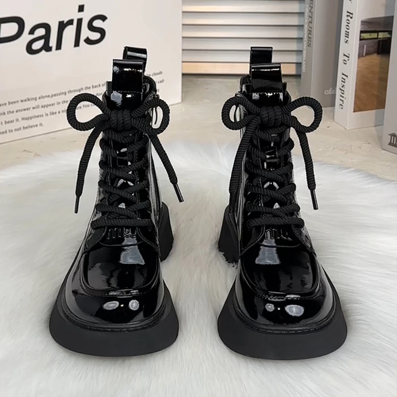 2024年秋季新款马丁靴女士英伦风厚底单靴时尚百搭网红爆款短靴女