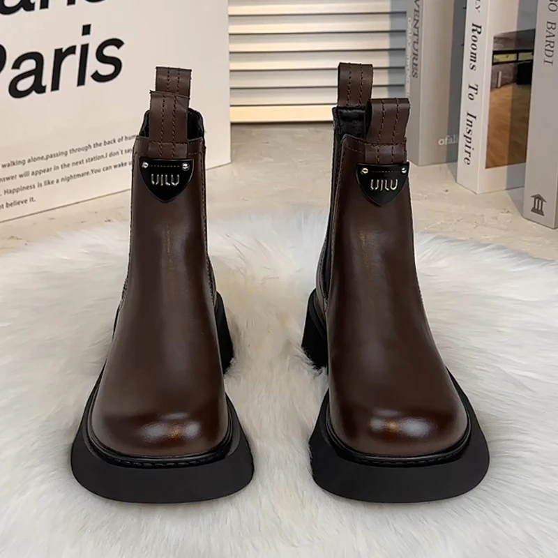 2024年秋季新款烟筒靴马丁靴女士英伦风单靴时尚百搭网红爆款短靴