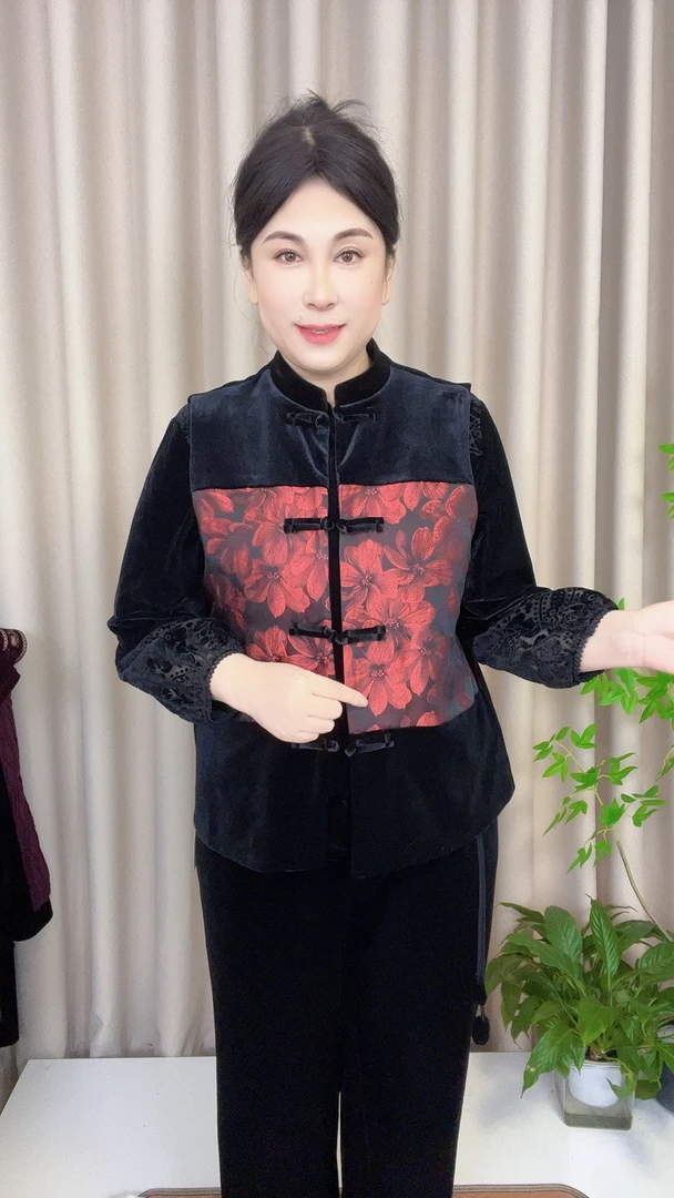 新款丝绒拼接国风盘扣新中式中老年女装马甲（挂衬）