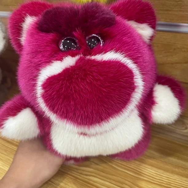 进口丹麦皮草莓公仔毛绒玩具玩偶娃娃抱枕女生睡觉生日礼物