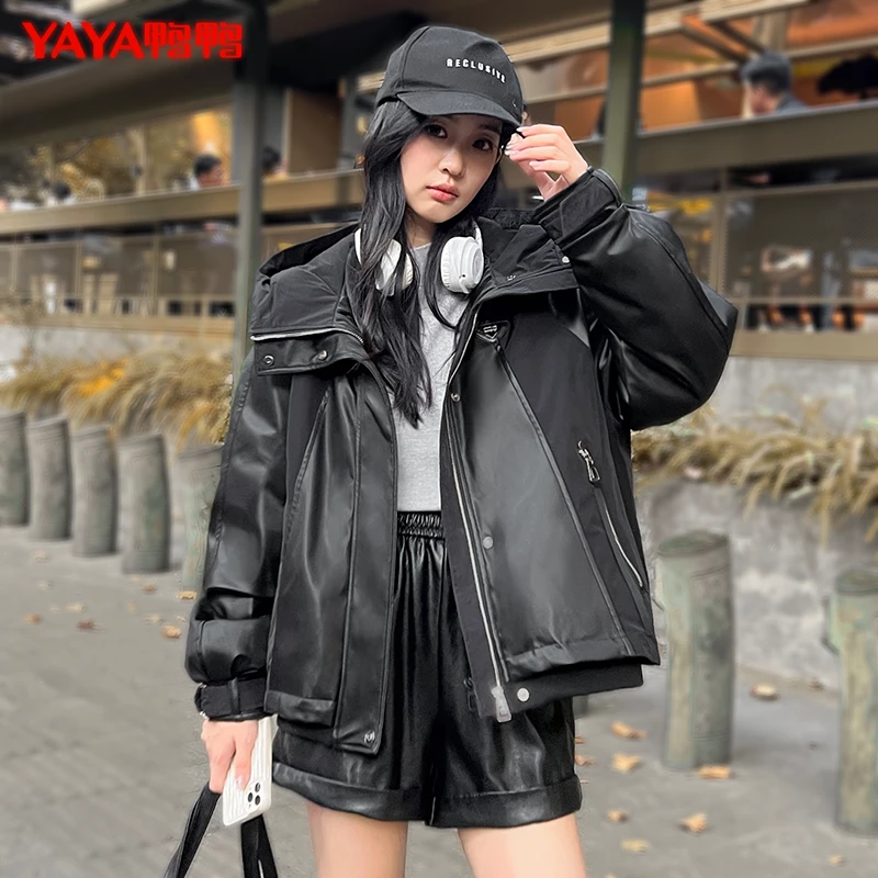 鸭鸭2025年秋冬新款连帽羽绒服时尚拼接潮流女款宽松版型显瘦外套