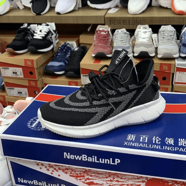 领跑一脚蹬情侣款跑鞋0412（盒子有点破，介意慎拍）