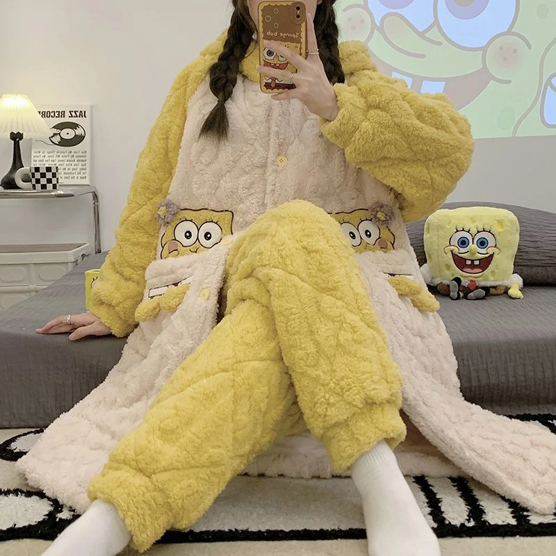 睡袍女冬季睡衣三层夹棉加厚加绒中长款家居服套装珊瑚绒连帽卡通