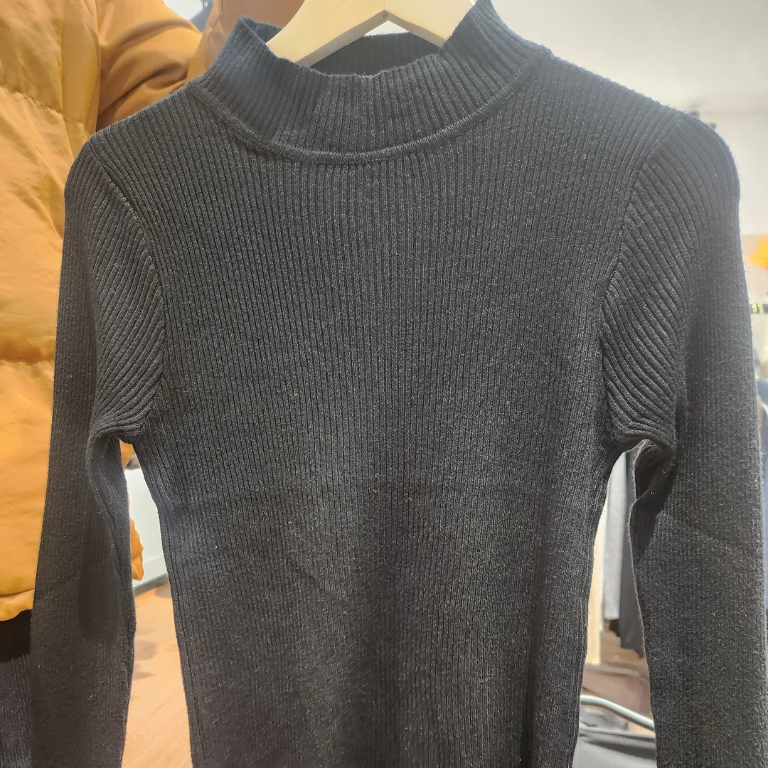 简约纯色中高领长袖打底衫女针织时尚百搭半高领修身中领女士