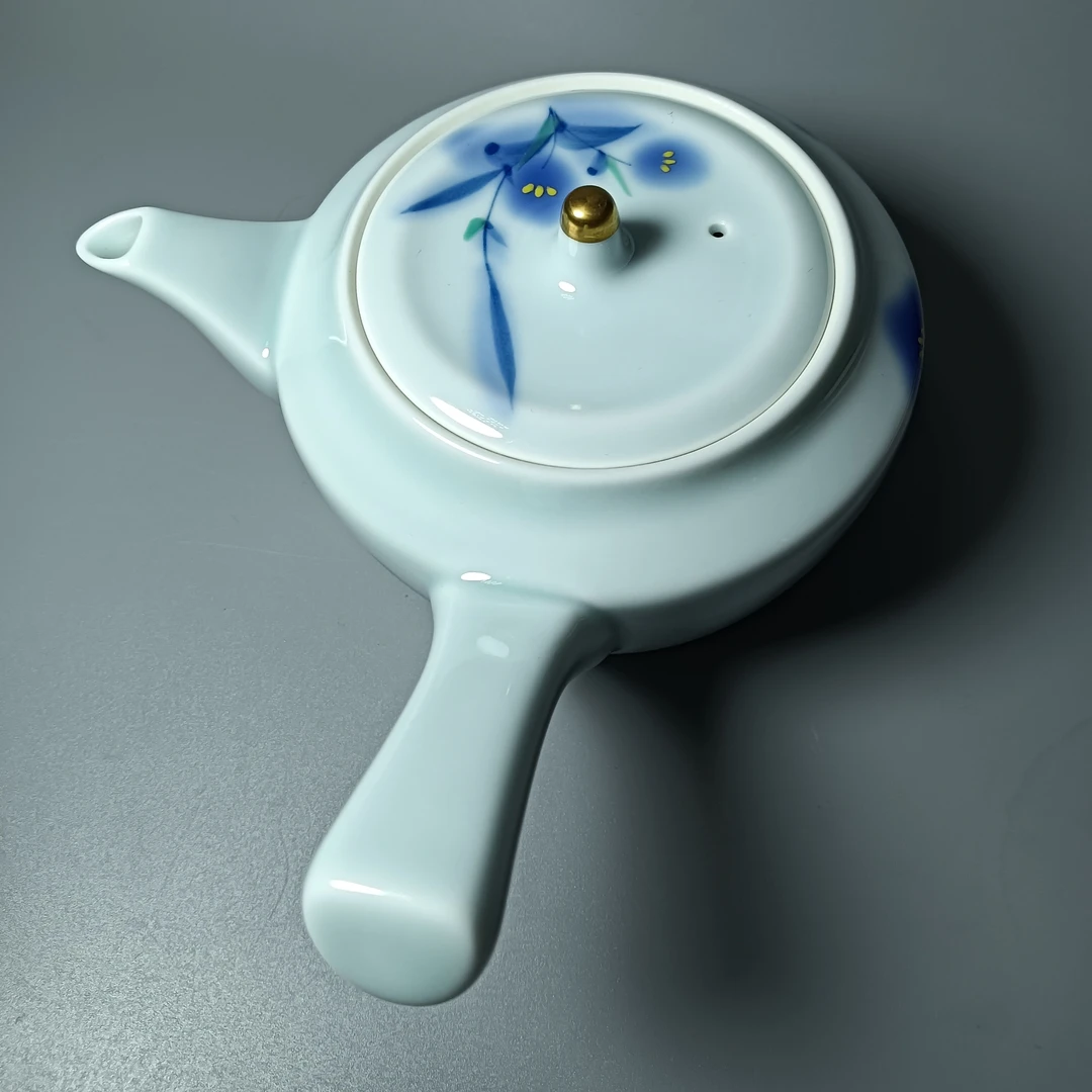 茶壶半右卫门手绘，球形过滤，壶底部有个小黑色凹点可忽略陶瓷6X5