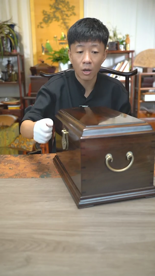 【闪购商品】红酸枝木类成套家具大红酸枝 珠宝箱45.5