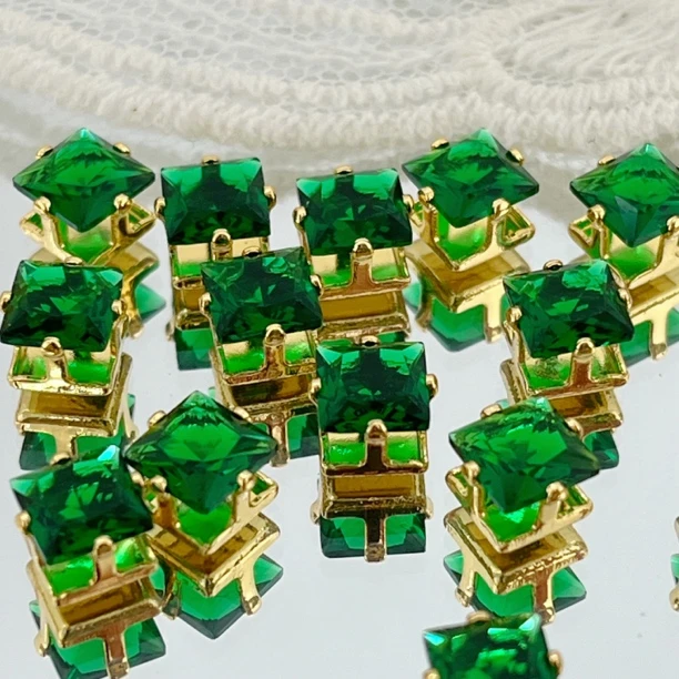 左夕M4466【50颗金底墨绿色升级卡6方形爪钻】铜镀金高保色DIY配件