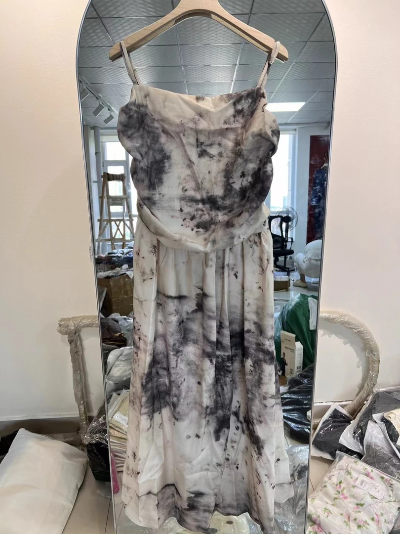 大码连衣裙，吊带裙，四季可穿