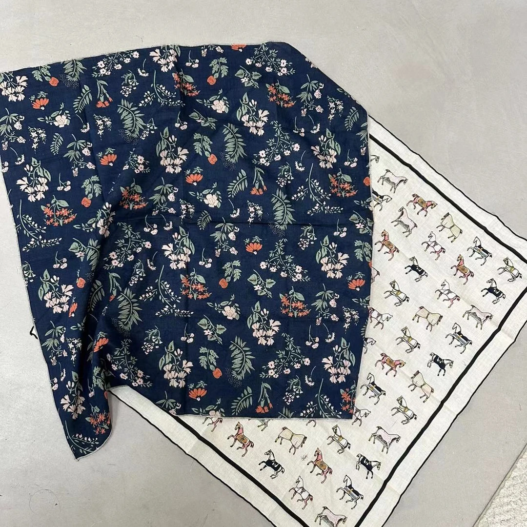 大禾选品.时尚复古花色丝巾小方巾