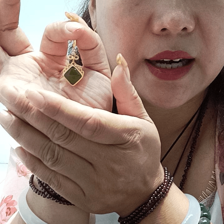 和田玉（碧玉）颈饰未镶嵌