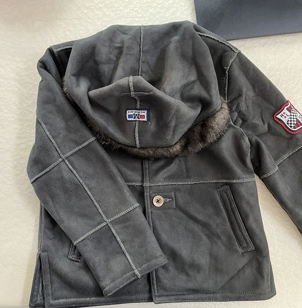 黑色皮油毛毛边帽子外套