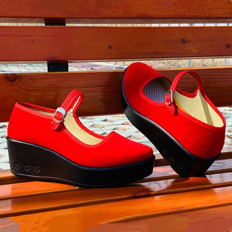 春秋新款六厘米松糕底北京布鞋红色妈妈广场舞蹈软底跳舞女鞋高跟