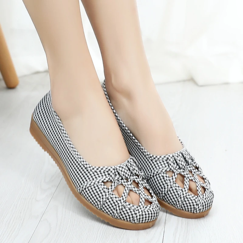 女新款老北京布鞋凉爽镂空妈妈浅口女鞋休闲格子牛筋软底鞋子女款