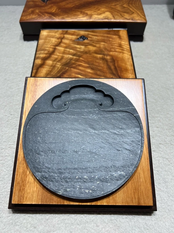 歙砚水舷坑水波纹金星如意花池两面精工13/1.7厘米