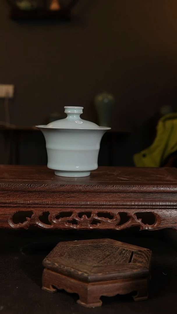 【闪购商品】碗月白   两才盖碗1111111