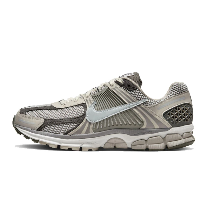 nike耐克男子NIKE ZOOM VOMERO 5 PRM板鞋/复刻鞋FD0791-012