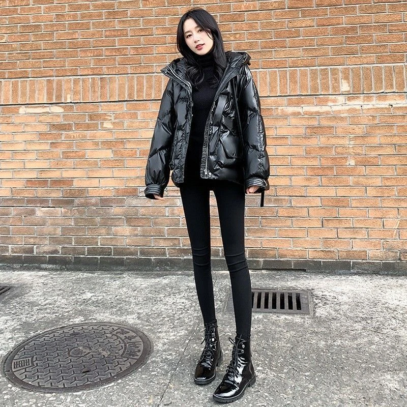 雅鹿新款羽绒服女短款2023年冬季新款韩版黑色亮面连帽加厚外套