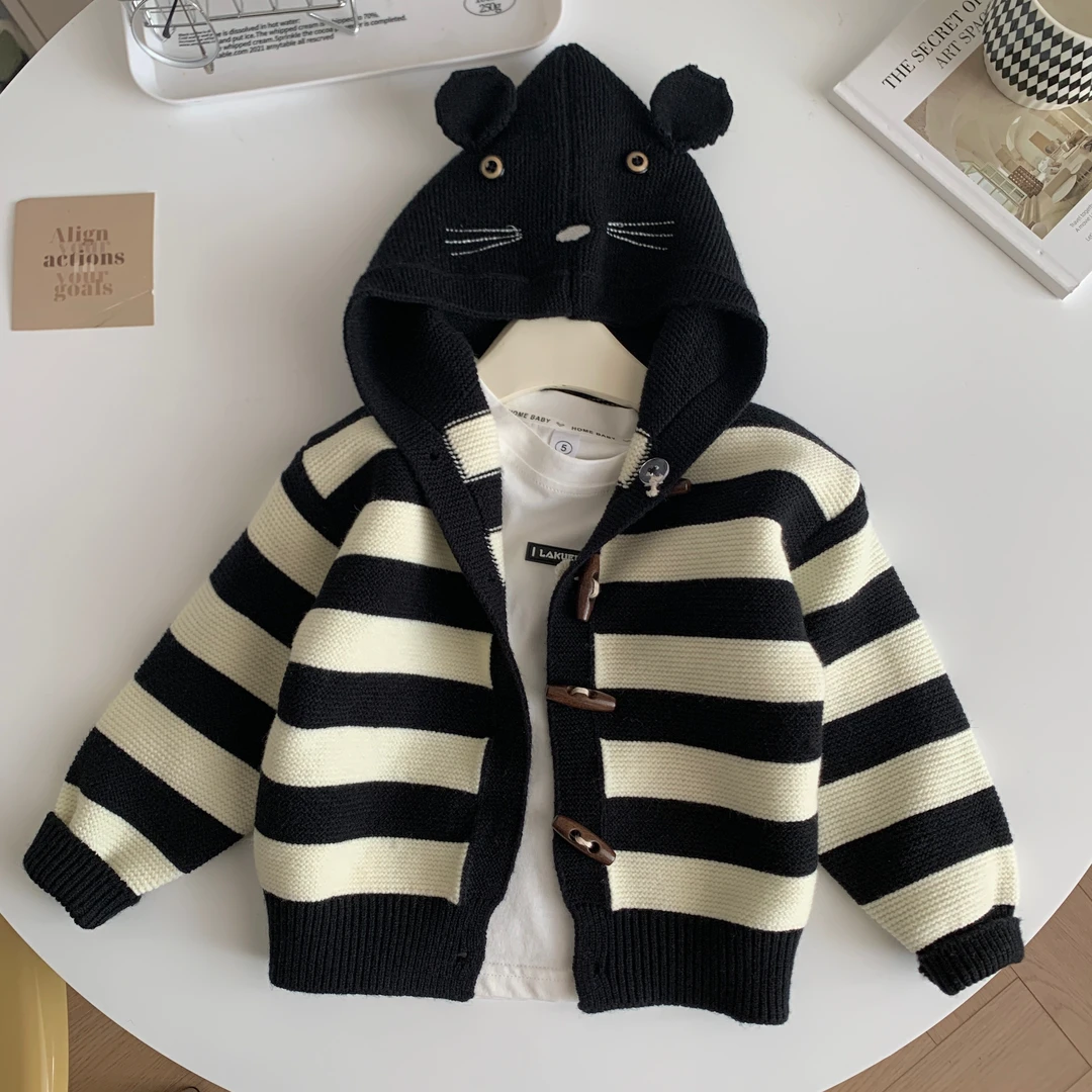新款小猫儿童针织条纹毛衣开衫百搭洋气男童牛角扣连帽衫秋季可爱