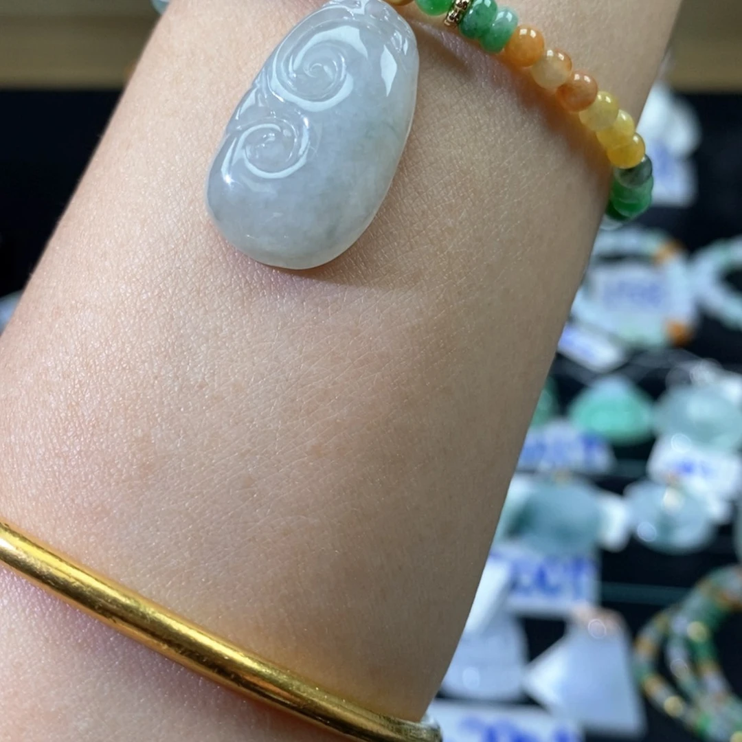 【闪购商品】翡翠颈饰未镶嵌如意