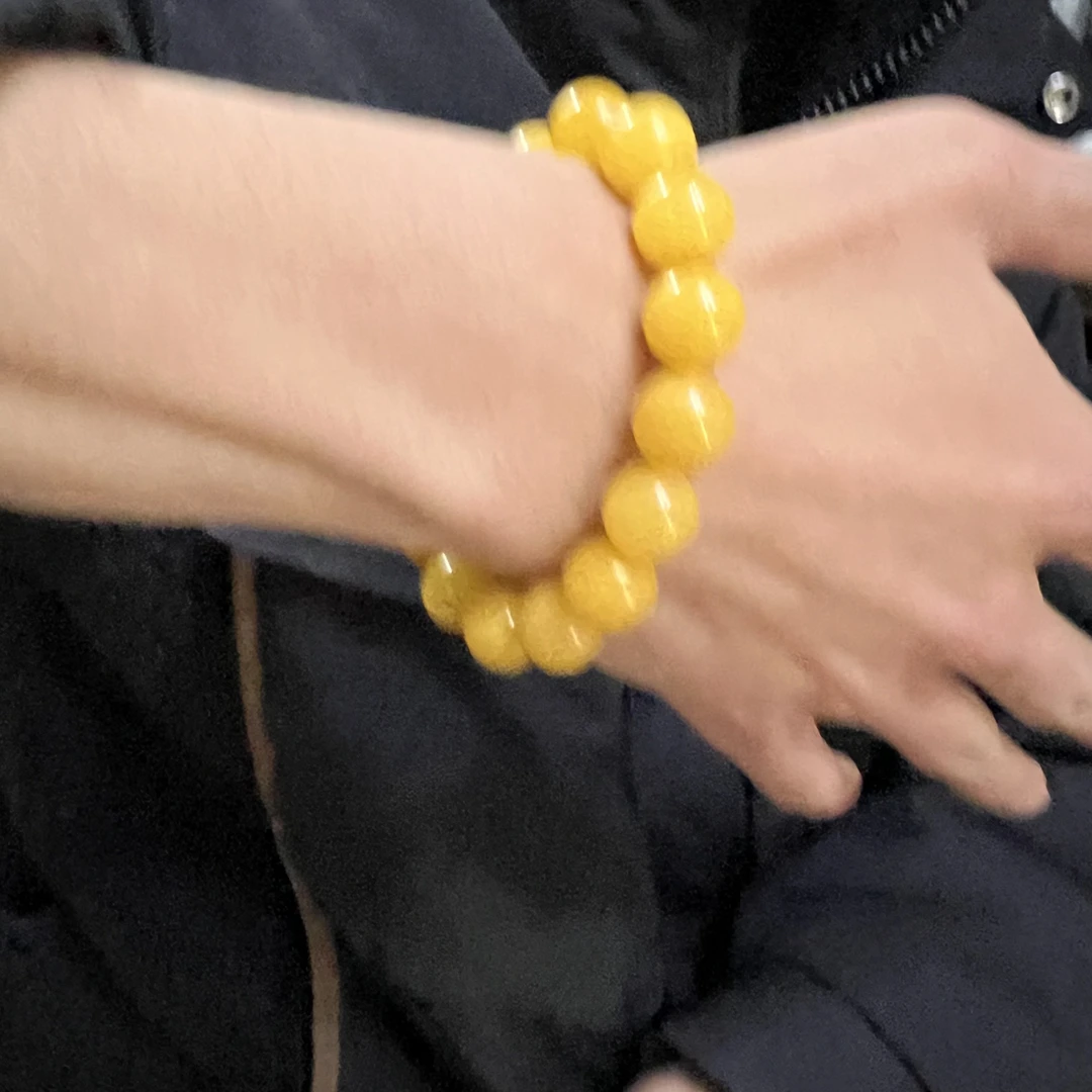 非金属手镯 鸡油黄手圈,每串都有差异,谨慎拍