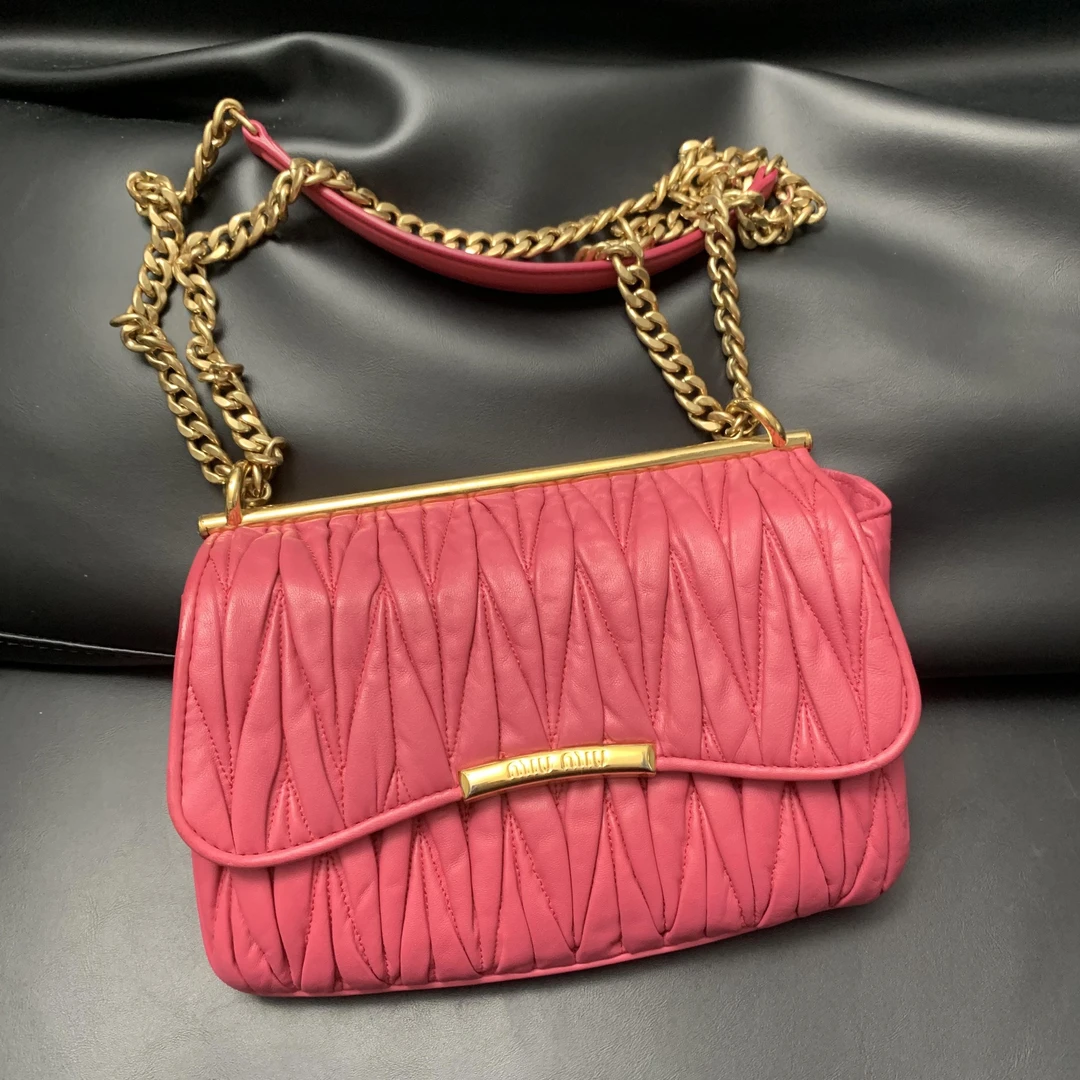 95新 MIU MIU/缪缪 miumiu褶皱单肩斜挎包