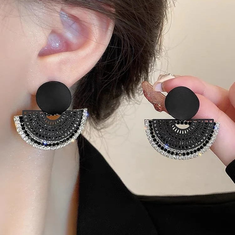 铜合金耳饰 扇形耳环女气质轻奢高级时尚耳钉小众设计感银针耳饰