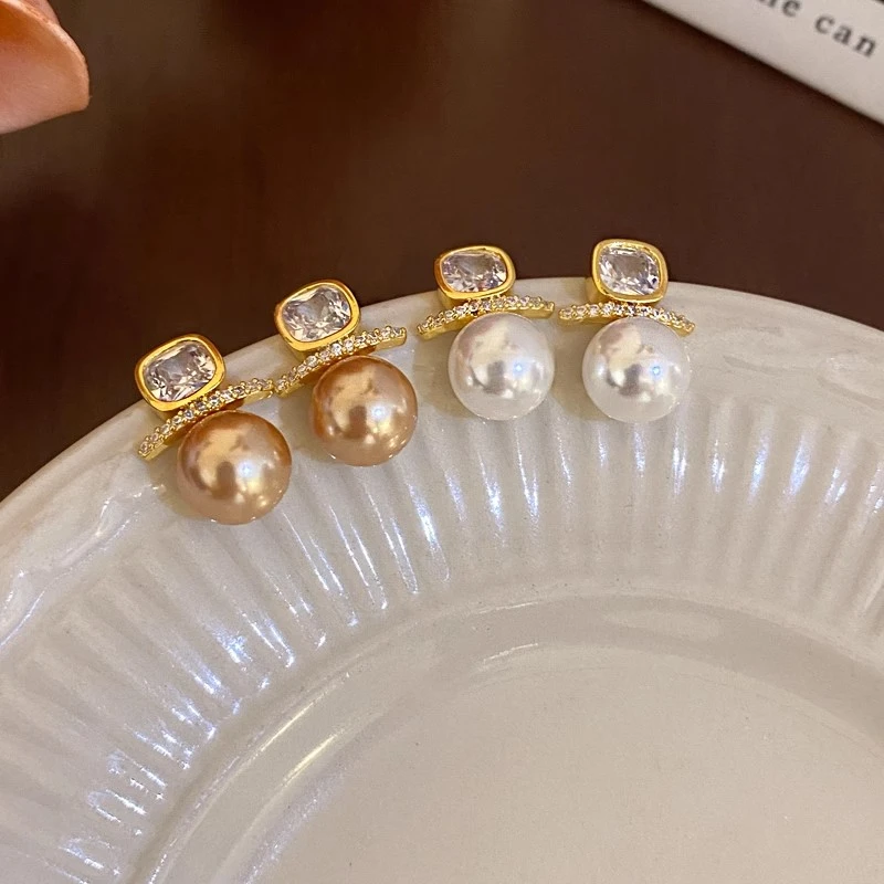 铜合金耳饰 法式复古锆石珠珠耳钉女2024新款爆款高级感耳环耳饰