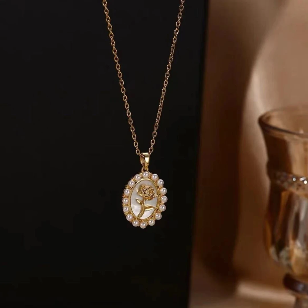 钛钢项链 法式镶嵌轻奢时尚珠珠项链百搭气质小众玫瑰花项链