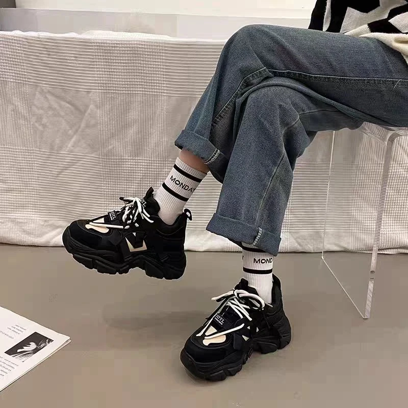 老爹鞋女款2024新款秋冬季厚底纯黑女鞋黑武士运动鞋女688-5